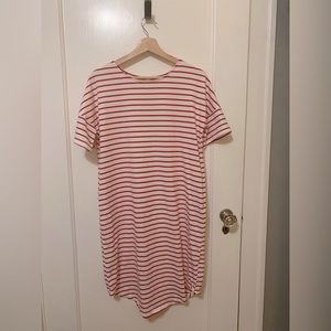 Soft striped T shirt Dress with pockets!